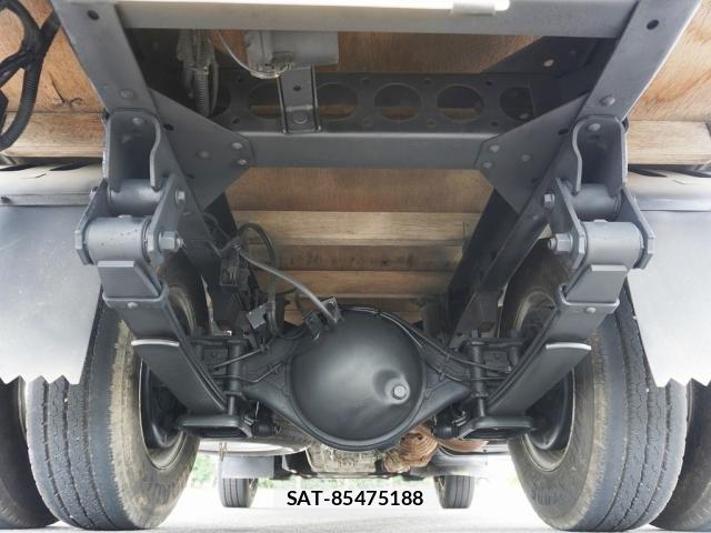Mazda TITAN 2013-11 8246950-5