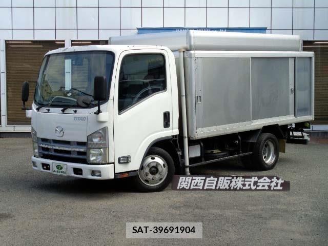 Mazda TITAN 2013-06 8246952-0