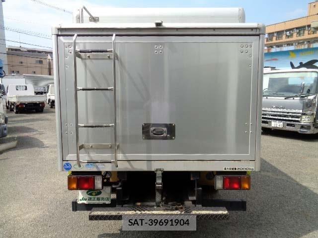 Mazda TITAN 2013-06 8246952-12