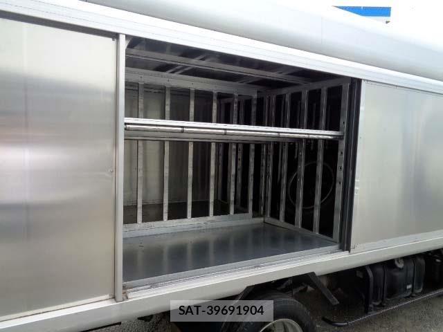 Mazda TITAN 2013-06 8246952-14