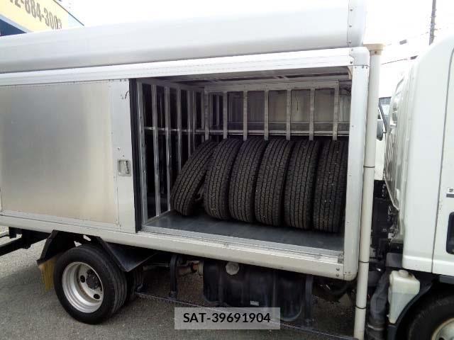 Mazda TITAN 2013-06 8246952-15