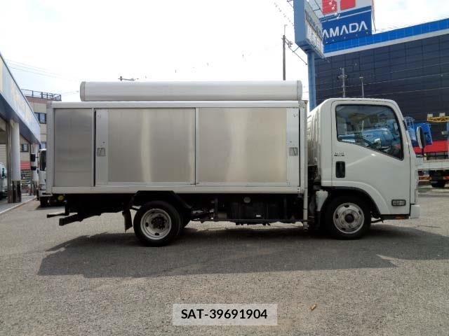 Mazda TITAN 2013-06 8246952-16