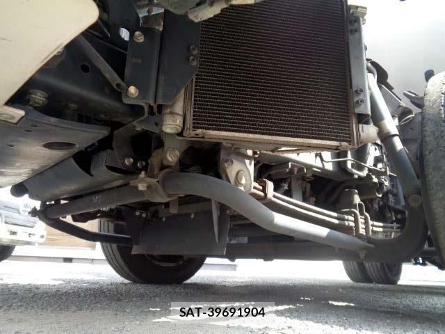 Mazda TITAN 2013-06 8246952-17