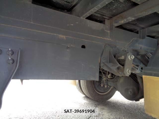 Mazda TITAN 2013-06 8246952-18