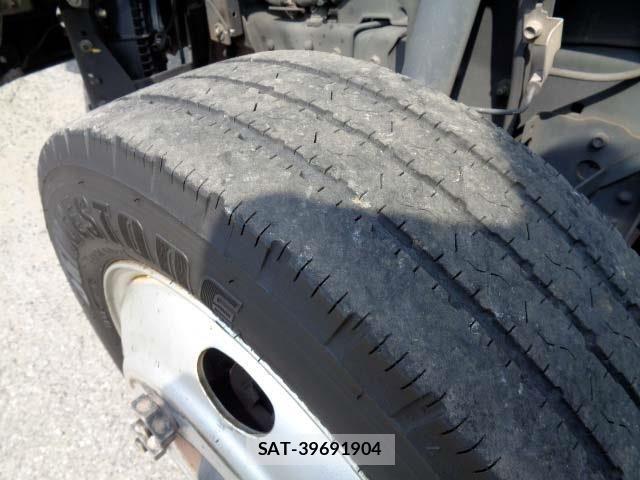 Mazda TITAN 2013-06 8246952-19