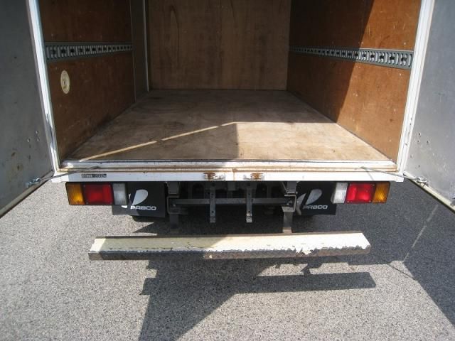 Mazda TITAN 2018-11 8311157-9