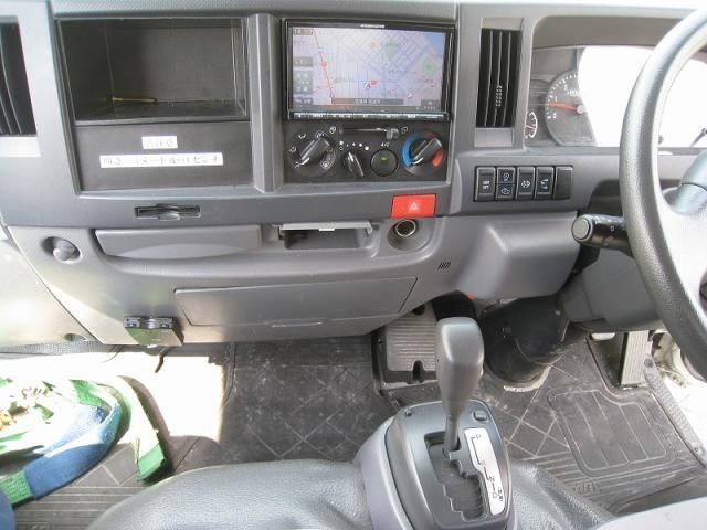 Mazda TITAN 2018-11 8311157-12