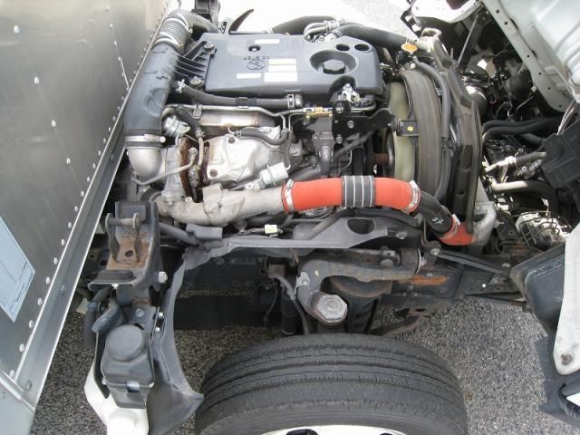 Mazda TITAN 2018-11 8311157-16