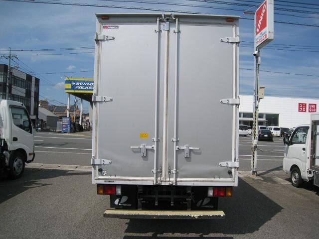 Mazda TITAN 2018-11 8311157-3