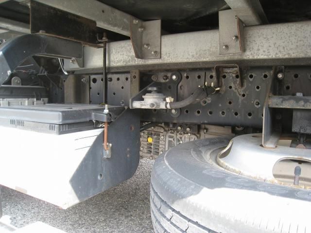 Mazda TITAN 2018-11 8311157-8