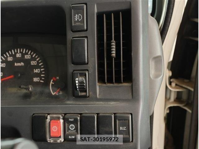 Mazda TITAN 2019-05 8317675-9