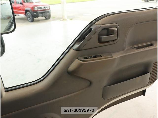 Mazda TITAN 2019-05 8317675-2