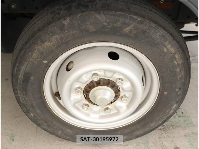 Mazda TITAN 2019-05 8317675-6