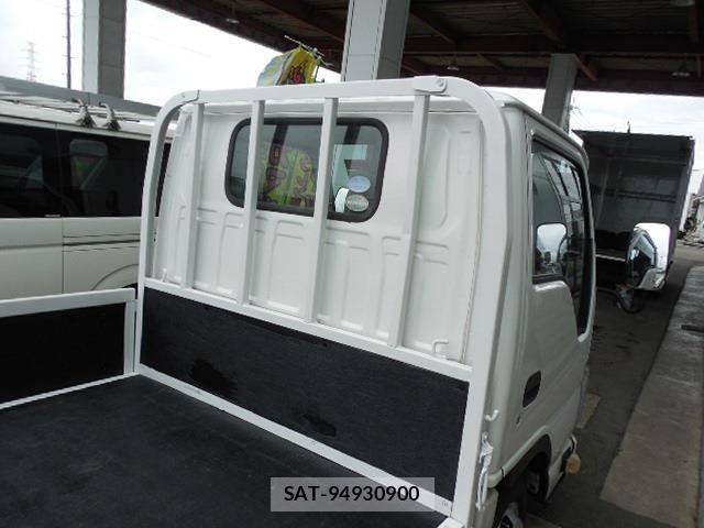 Mazda TITAN 2013-05 8317676-9