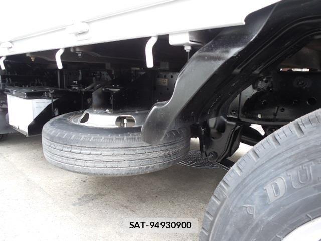 Mazda TITAN 2013-05 8317676-15