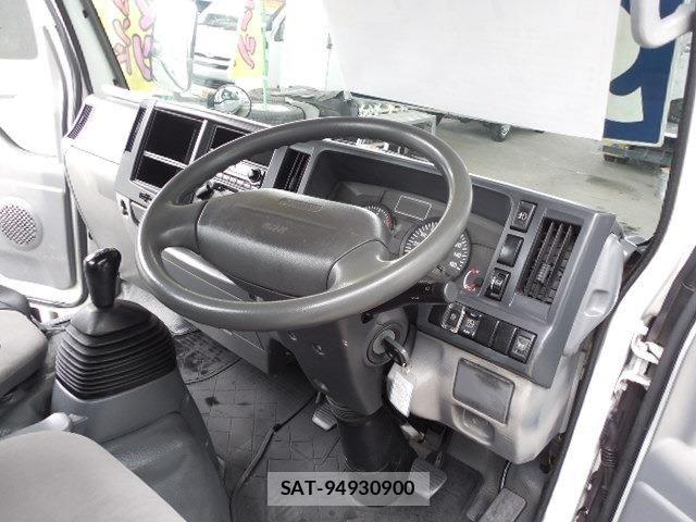 Mazda TITAN 2013-05 8317676-19