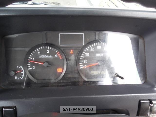 Mazda TITAN 2013-05 8317676-21
