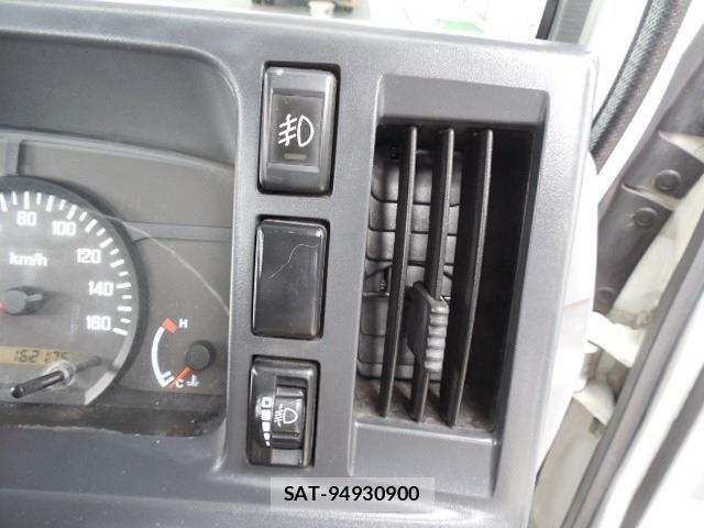 Mazda TITAN 2013-05 8317676-25