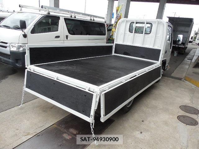 Mazda TITAN 2013-05 8317676-7