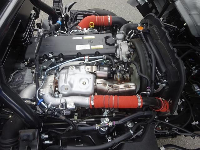 Mazda TITAN 2026-03 8332072-9