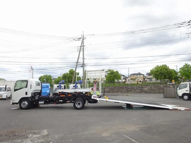Mazda TITAN 2026-03 8332072-13