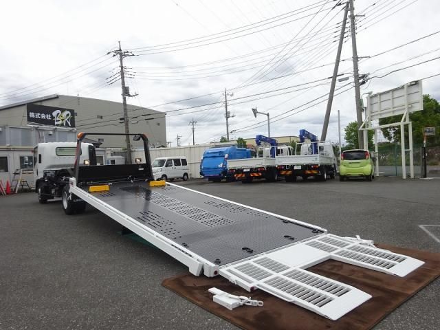 Mazda TITAN 2026-03 8332072-14