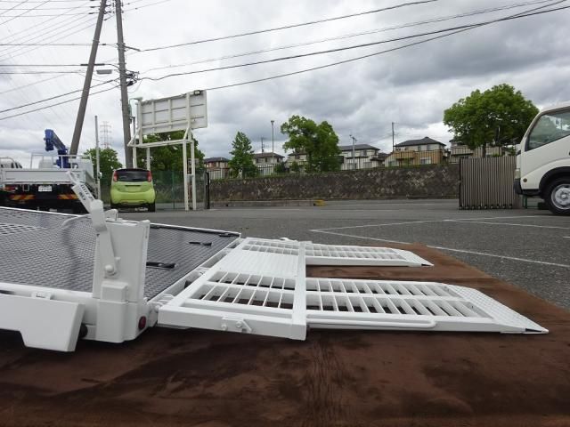 Mazda TITAN 2026-03 8332072-18