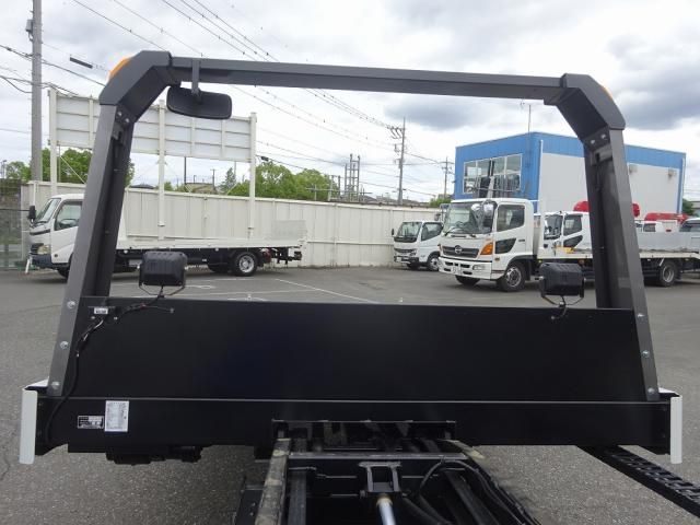 Mazda TITAN 2026-03 8332072-20