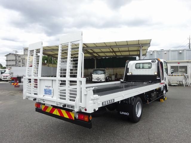 Mazda TITAN 2026-03 8332072-3