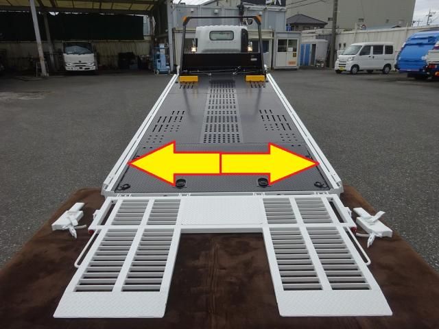 Mazda TITAN 2026-03 8332072-6
