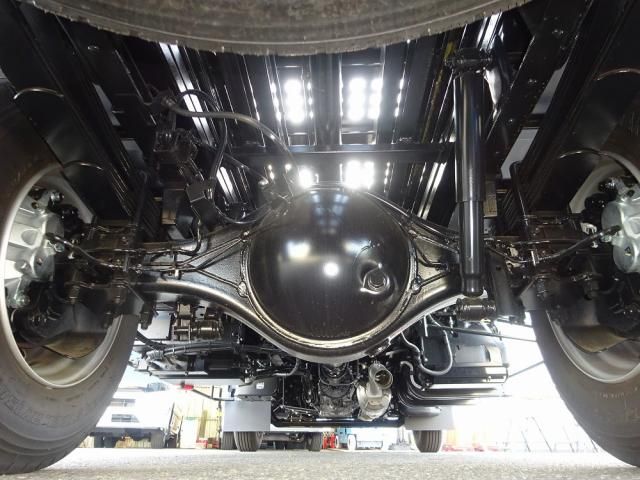 Mazda TITAN 2026-03 8332072-8