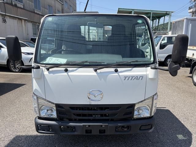 Mazda TITAN 2016-03 8332074-0