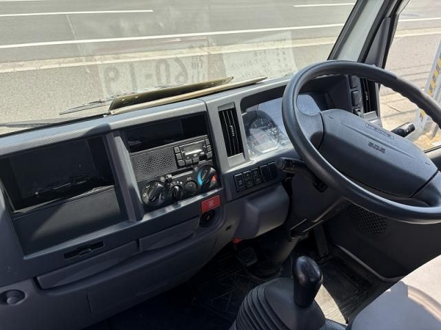 Mazda TITAN 2016-03 8332074-10