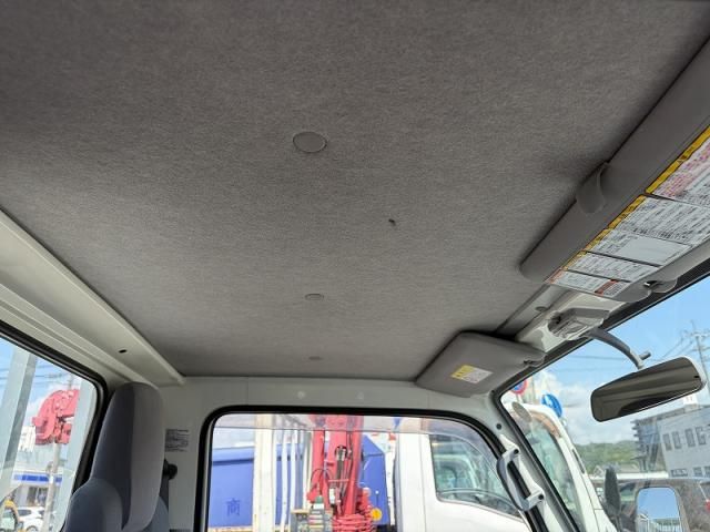 Mazda TITAN 2016-03 8332074-8