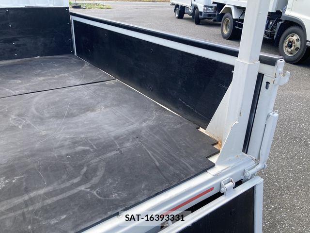 Mazda TITAN 2020-03 8355788-10