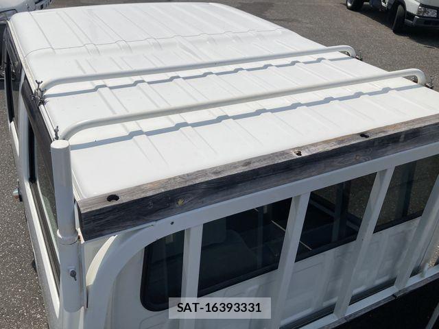 Mazda TITAN 2020-03 8355788-16