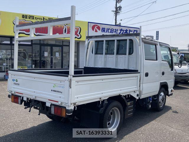 Mazda TITAN 2020-03 8355788-4