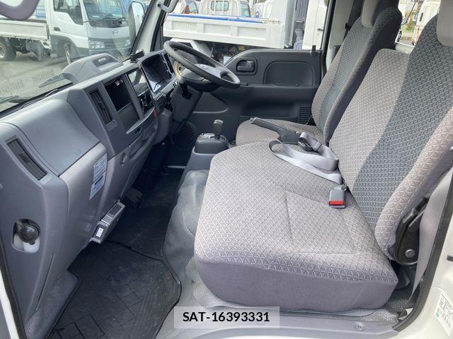 Mazda TITAN 2020-03 8355788-6