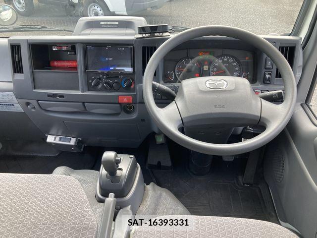 Mazda TITAN 2020-03 8355788-7