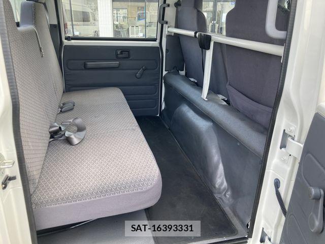 Mazda TITAN 2020-03 8355788-8