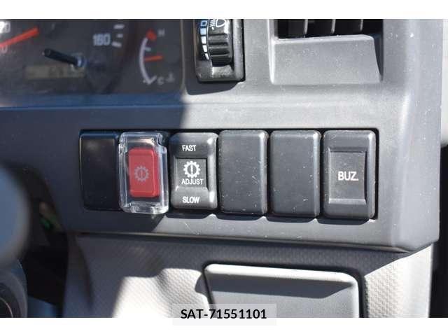 Mazda TITAN 2017-06 8369432-14