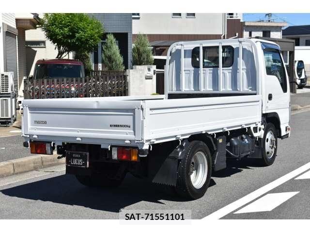 Mazda TITAN 2017-06 8369432-16