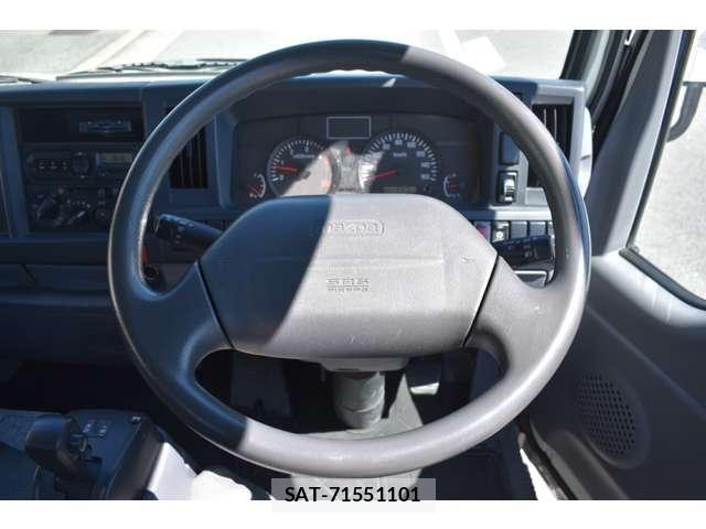 Mazda TITAN 2017-06 8369432-1