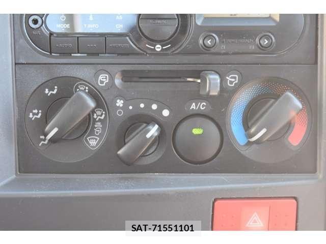 Mazda TITAN 2017-06 8369432-19