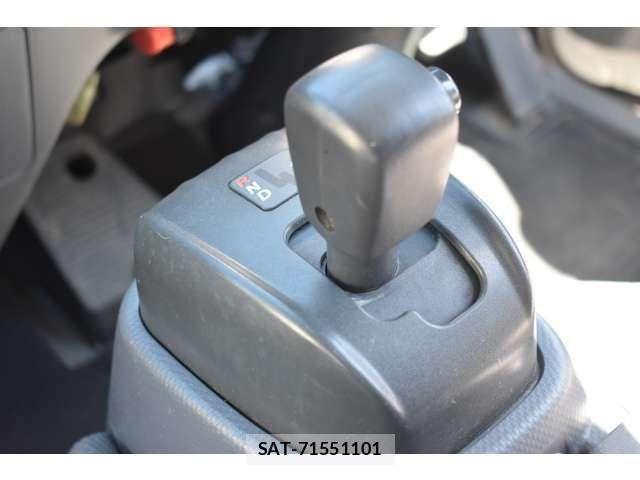 Mazda TITAN 2017-06 8369432-2