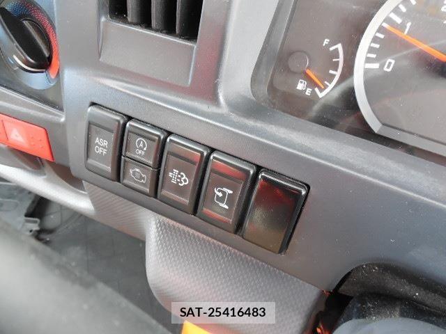 Mazda TITAN 2018-08 8369433-17