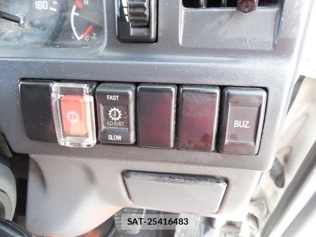 Mazda TITAN 2018-08 8369433-19