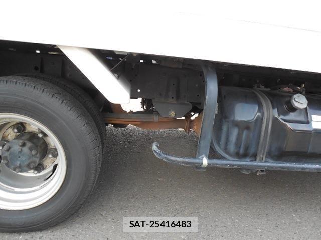 Mazda TITAN 2018-08 8369433-27