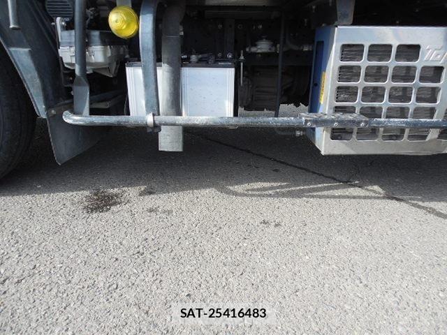 Mazda TITAN 2018-08 8369433-29