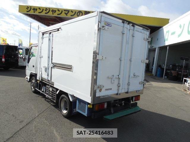 Mazda TITAN 2018-08 8369433-4
